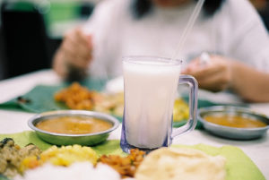 ミキサーを使わず　簡単本格ラッシーを作ろう。