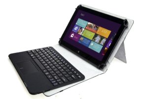 BKB50がWindowsと相性が悪いので、別のタッチパッド付BluetoothキーボードIBK-13を購入