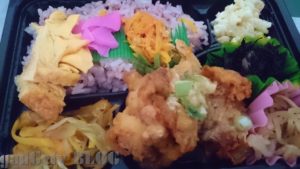 沖縄のお弁当は安くておかずもたくさん！