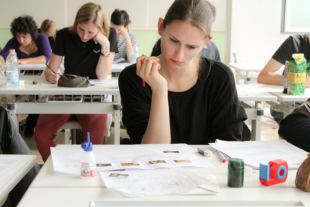 間違った日本語にはうるさいのに、間違った英語は平気で大人は使う